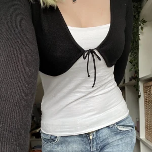 bolero - en svart bolero från märket style☺️i storlek xs-s och i bra skick