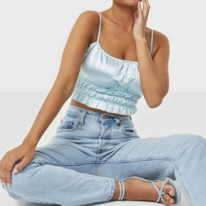 Söt topp - Fin topp från Nelly,  helt oanvänd 💙 Slutsåld på hemsidan. Nypris: 290kr