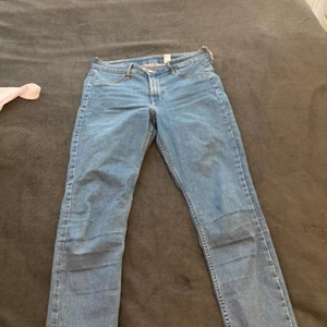 Basis jeans hm - Enkla jeans inget speciellt 