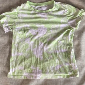 En T-shirt  - Denna T-shirt tvättas innan man får den hem levererad 