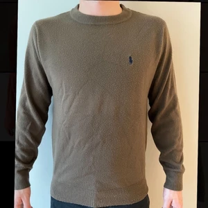 Polo Ralph Lauren pullover - Polo Ralph Lauren storlek L, men väldigt liten passar S Urtvättad, nopprig