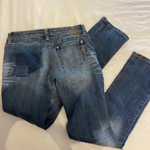 Coola jeans från secondhand i Polen😍😍💕💕 strechifa och sköna! passar xs 