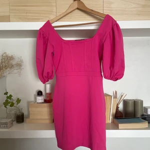 Rosa klänning - Klänning från Boohoo