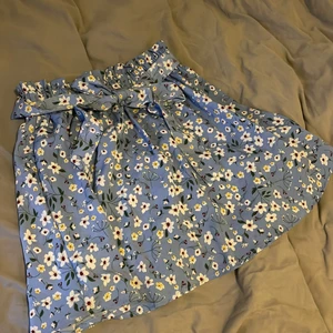 Söt kjol från shein - Strl S 