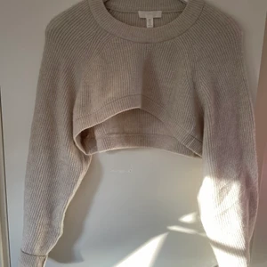 Tröja - Jätteskön tröja från hm i storlek L men passar även M. Aldrig använd då den var lite förstor