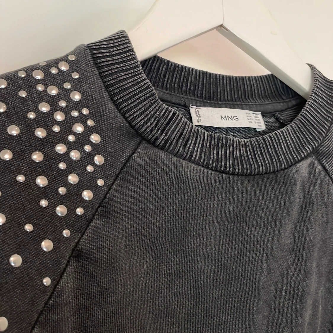 Dark Sweatshirt/top with silver detail - 91