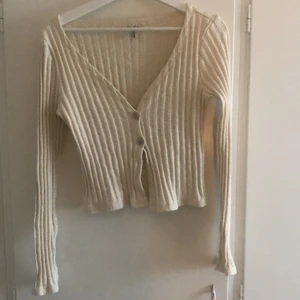 Stickad topp 🌸 - Söt stickad topp från NLY i storlek M men passar en S också 🌸