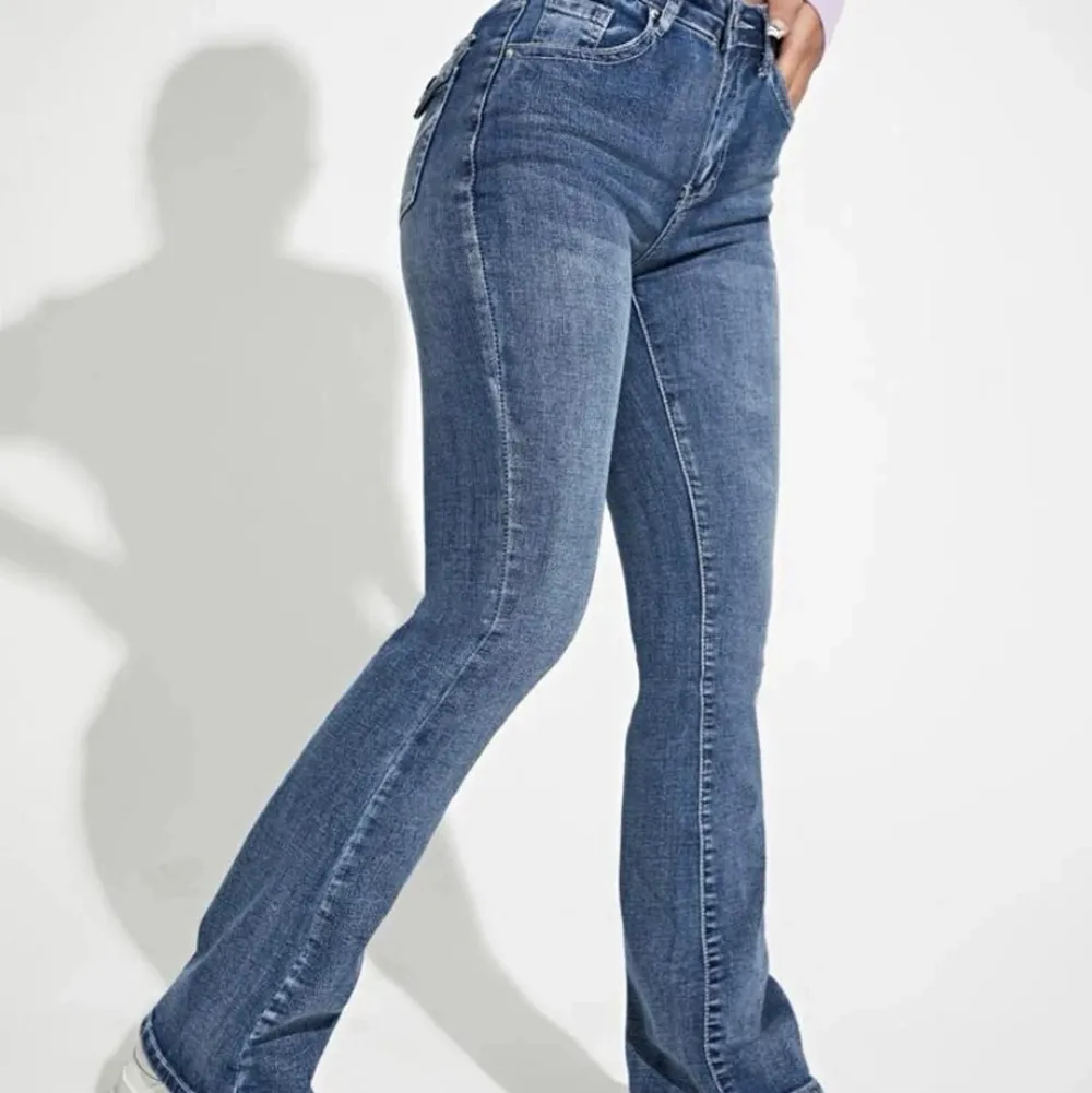 Så snygga jeans i storlek S! Aldrig använda! 💓. Jeans & Byxor.
