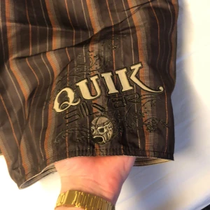 Quik silver shorts - Quiksilvershorts, skriv för fler bilder eller om det finns några frågor.