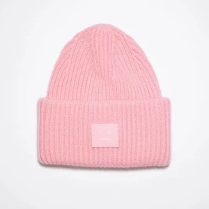 Acne mössa rosa - En acne mössa i bra skick. Köp direkt för 750kr 💓