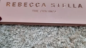 The Original Palette - The Original Palette, ord pris 479:-  Använd ett fåtal gånger (inte alla färger) med ren borste. Säljs då jag har många paletter som går i samma färger.  Annonsen finns på flera sidor och frakt tillkommer.