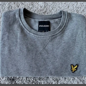 Lyle & scott sweater  - Jätte bra skick Storlek M