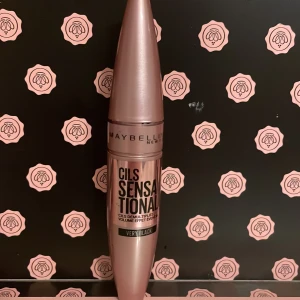 Maybelline Mascara  - 4st Very Black och 1 Intense Black  10krst  För alla 50kr + frakt 30kr