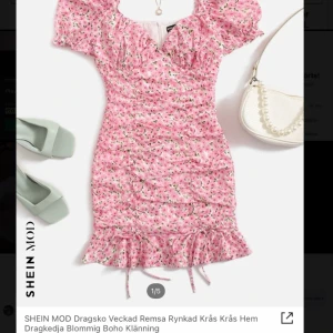 Klänning - Strl M  80 kr oanvänd helt ny