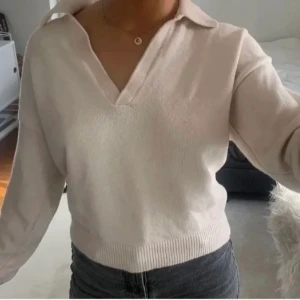 Tröja - Tröja från Zara i storlek M men passar XS-M. Nästintill oanvänd 🌸