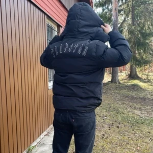 Trapstar jacka  - Kan fixa fler bilder osv osv om nån är intresserad 