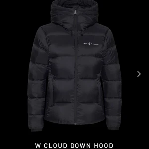 Sail racing jacka - Sail racing jacka i medium, använd förra vintern. Är i använt men bra skick. Nypris 4000kr