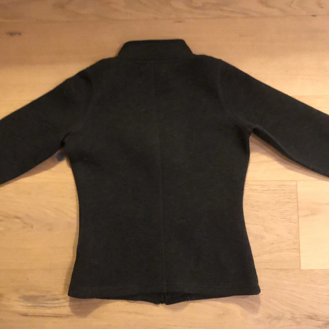 Svart tjock tröja storlek 10-14år - 91