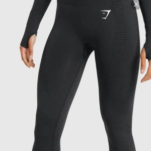 Gym shark  - Säljer mina gym shark i storlek M. 170kr plus frak❤️ skriv för mer bilder❤️