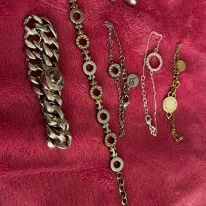 Marc jacobs & edblad armband & örhängen  - 2 armband från marc jacobs. 1 par örhängen från marc jacobs. 3 edblad armband. Fint skick