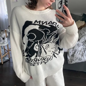 Vit stickad tröja - Vit stickad tröja knappt använd. Köparen står för frakt😘