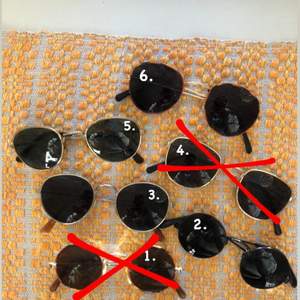 Säljer massa solglasögon som jag inte använder längre🌸 skicka om du vill ha en bild med dom på🌸 pris skiljer sig lite ifrån vilka❤️