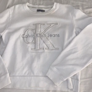 Calvin Klein tröja  - Calvin Klein tröja i storlek S 