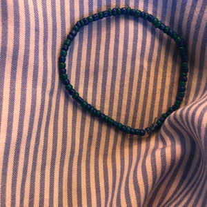 Armband  - Blåttgrönt armband kolla dem andra för mer info