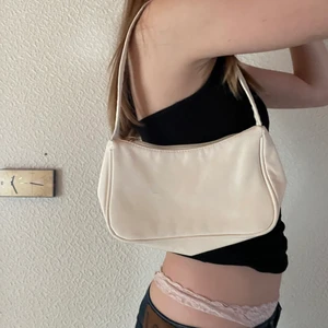 Shein väska - Vit väska från shein, 40+ frakt