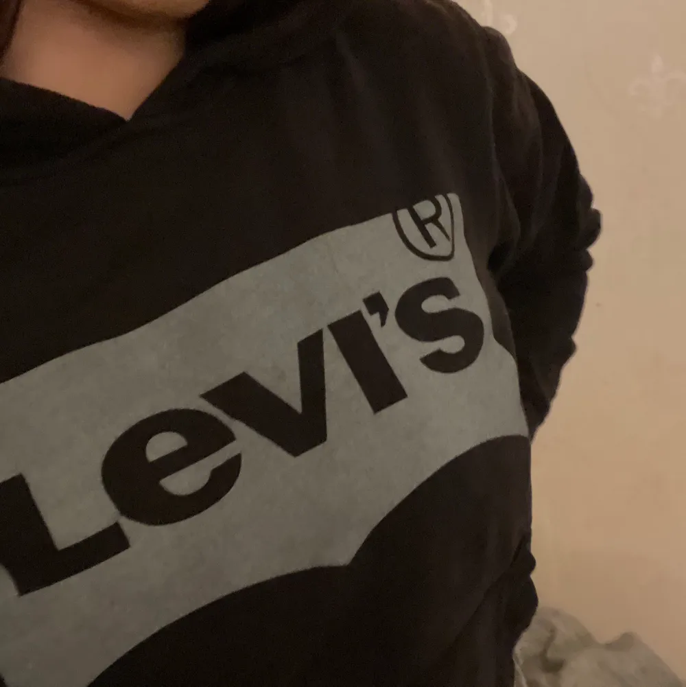 Mysig äkta Levi’s Hoodie. Använd några gånger.. Tröjor & Koftor.