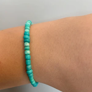 Blått armband - Ett blått armband med små pärlor, jag säljer för 10 kr. + 10 kr frakt. Jag tar bara Swish. Skriv om du är intresserad❤️