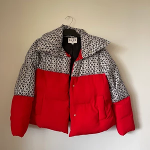 Jacka - Super cool jacka från NAKD, använd 2 ggr. 