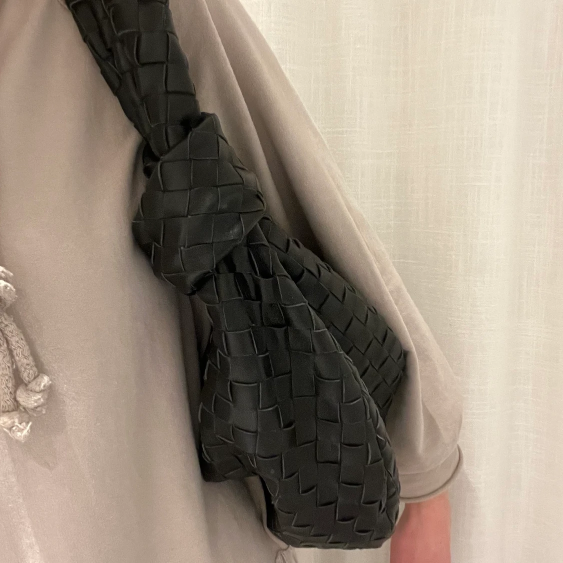 Svart väska i äkta läder - 91