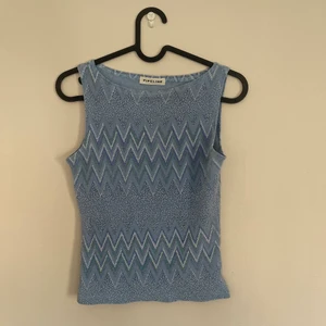 Topp - Fint skick. Frakt tillkommer!