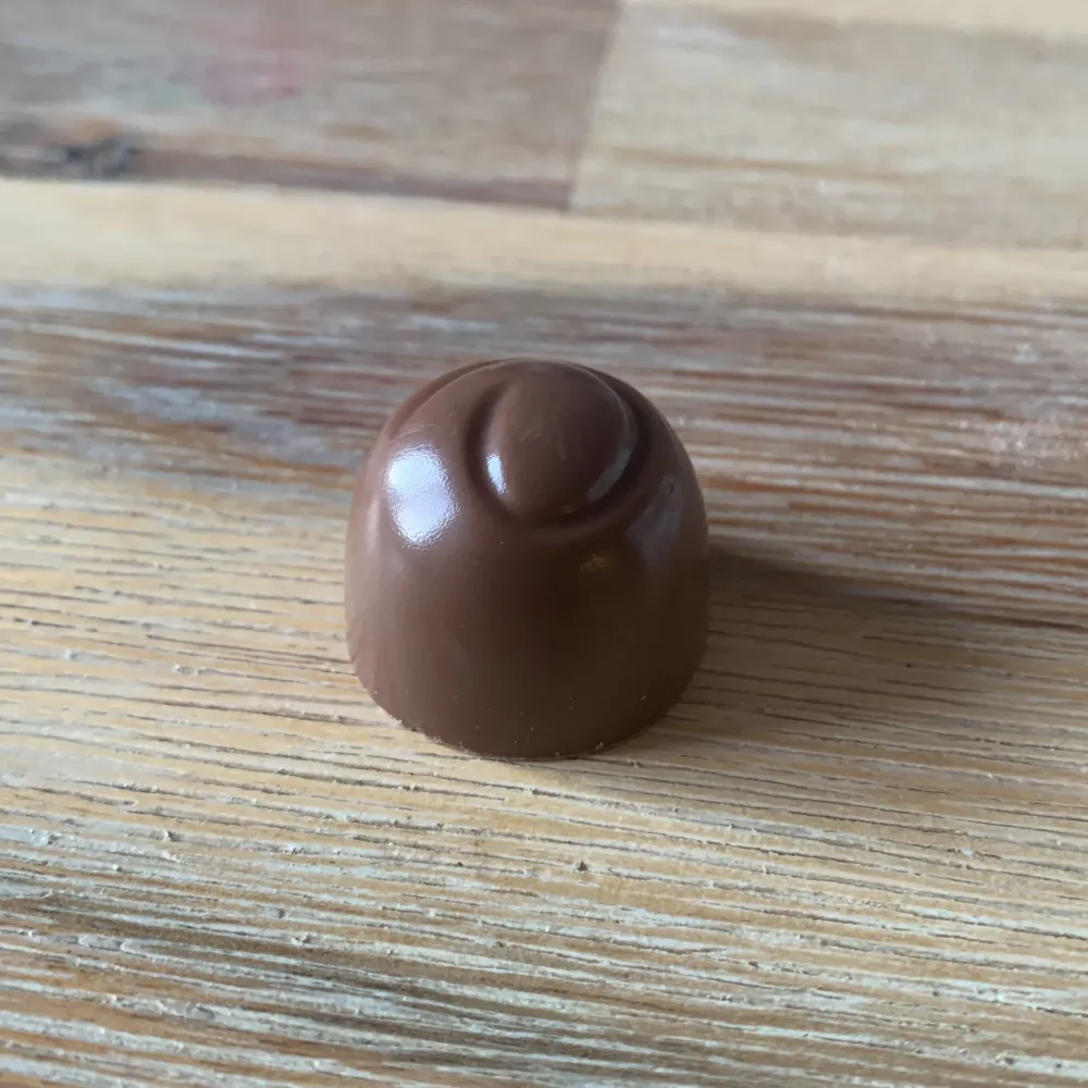 Säljer nu den här lime chokladen från Paradis asken som inte längre finns kvar att köpa, hör av dig vid frågor! Pris kan diskuteras. Övrigt.