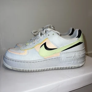 Nike AF1 Shadow  - Säljer dessa nikeskor, använda ett fåtal gånger. 