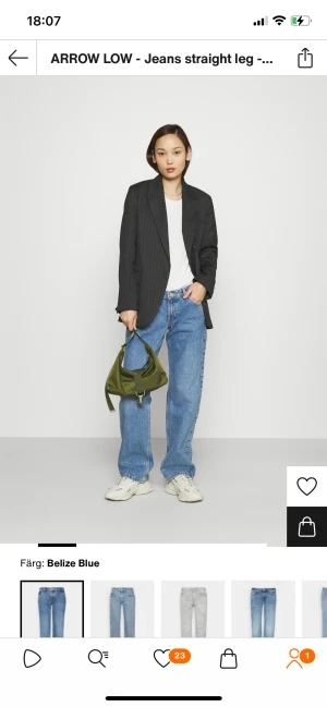 Jeans ifrån weekday - Super snygga arrow-low jeans ifrån weekday. Bra skick, säljer då de inte kom till användning💗 köparen står för frakt!💗