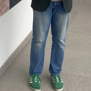 Acne jeans  - Raka jeans fårn Acne i storlek 33/32