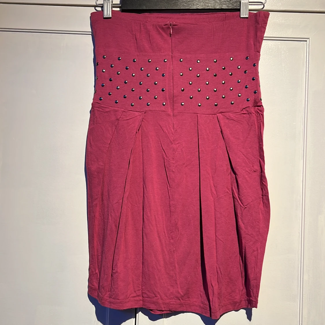 Rosa klänning med silver detaljer - 90