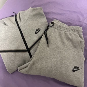 Nike tech fleece - Storlek M 