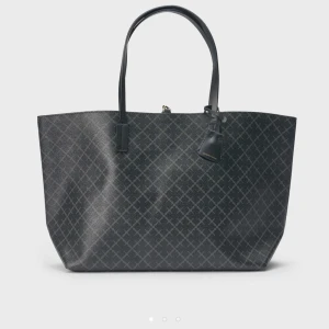 Malene birger - Söker denna fina väska, är villig till att betala Max 1000kr 💓🫶