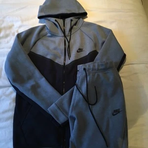 Hoddie nike - .