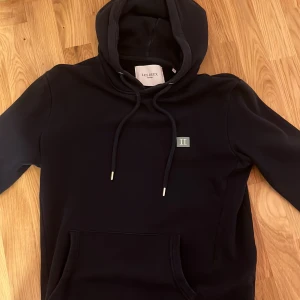 Les deux hoodie  - Hoodie som inte är använd allt för mycket och i bra skick
