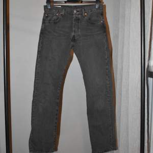 Levis jeans i en snygg grå färg W30 L30 Aldrig använda 