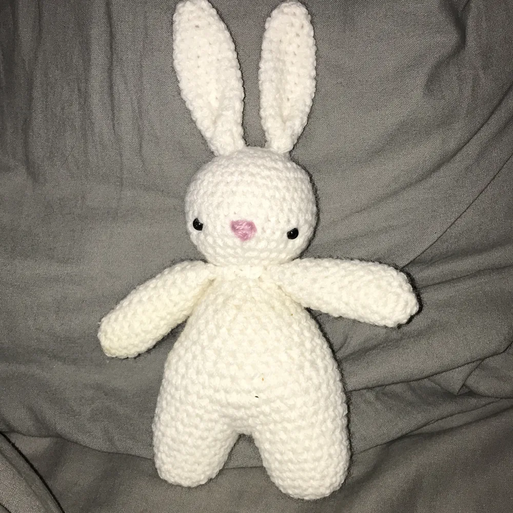 Cute handmade bunny plush! 🐰 . Övrigt.