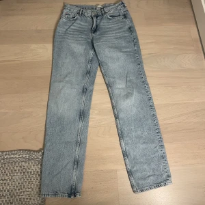 Low waist jeans  - Gina tricot low waist jeans, köpa förra sommaren men kom aldig till användning. Stl 38