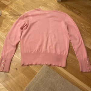 Mjuk - Den har använts men inte så mycket den är fin också så hoppas ni kan köpa den ❤️