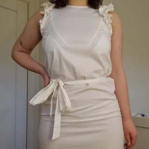 Klänning - Klänning från Michael Kors. Är 150cm lång.