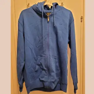 Size M lightly used hoodie in good condition. Feel free to contact for more info & Swedish 