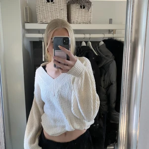 Asos tröja - En jätte fin tröja från asos, som jag nu inte tycker passar mig löngre. Använd men i gott skick! Kontakta vid intresse!